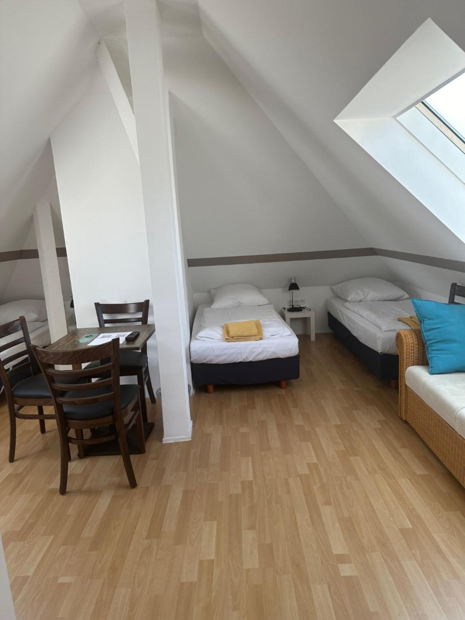 Hotel Pirol เบอร์ลิน ภายนอก รูปภาพ